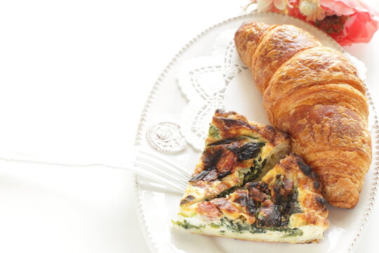 Francúzsky croissant a quiche bez lepku priamo z vašej kuchyne